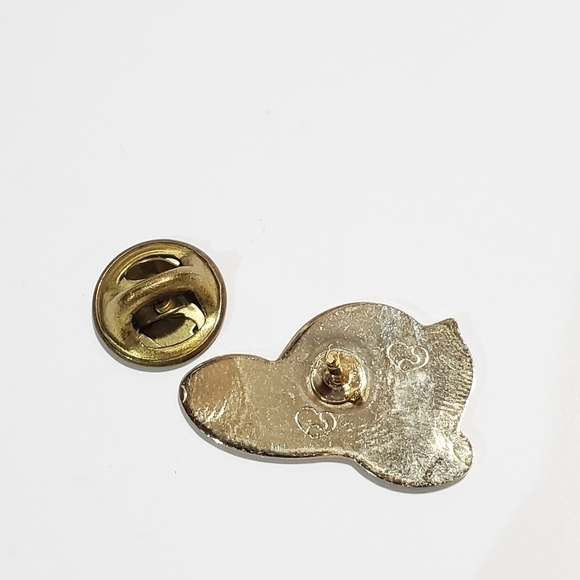 Texas Firefighter red Firemans hat pinback pin Goldtone metal enamel - Picture 4 of 4